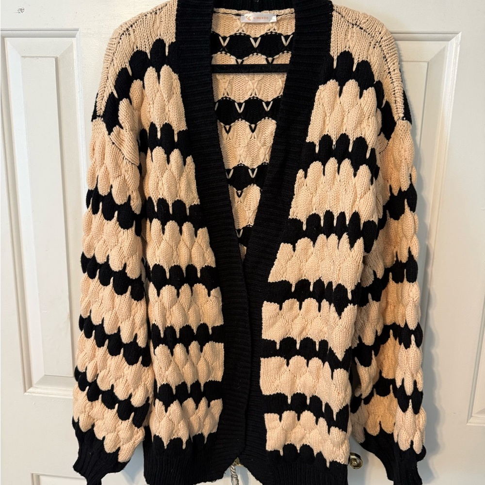 Black and Cream Women's Sweater